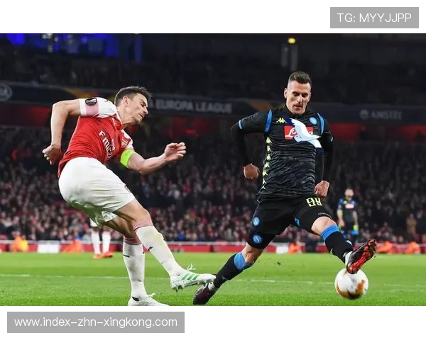 那不勒斯定位球精准传递再次撕开对手盯防