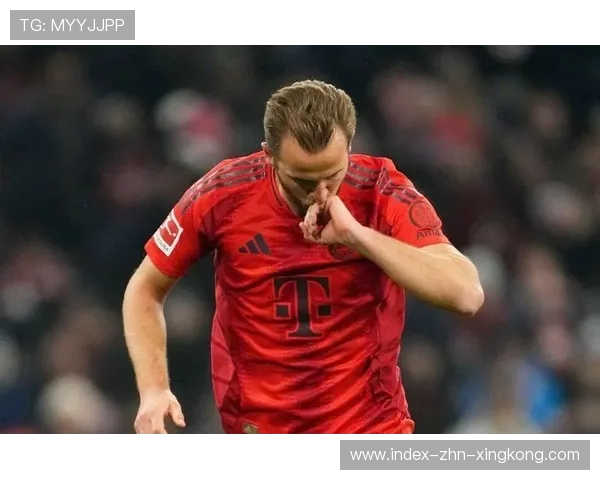 德甲拜仁边路频频突破，禁区威胁不断出现